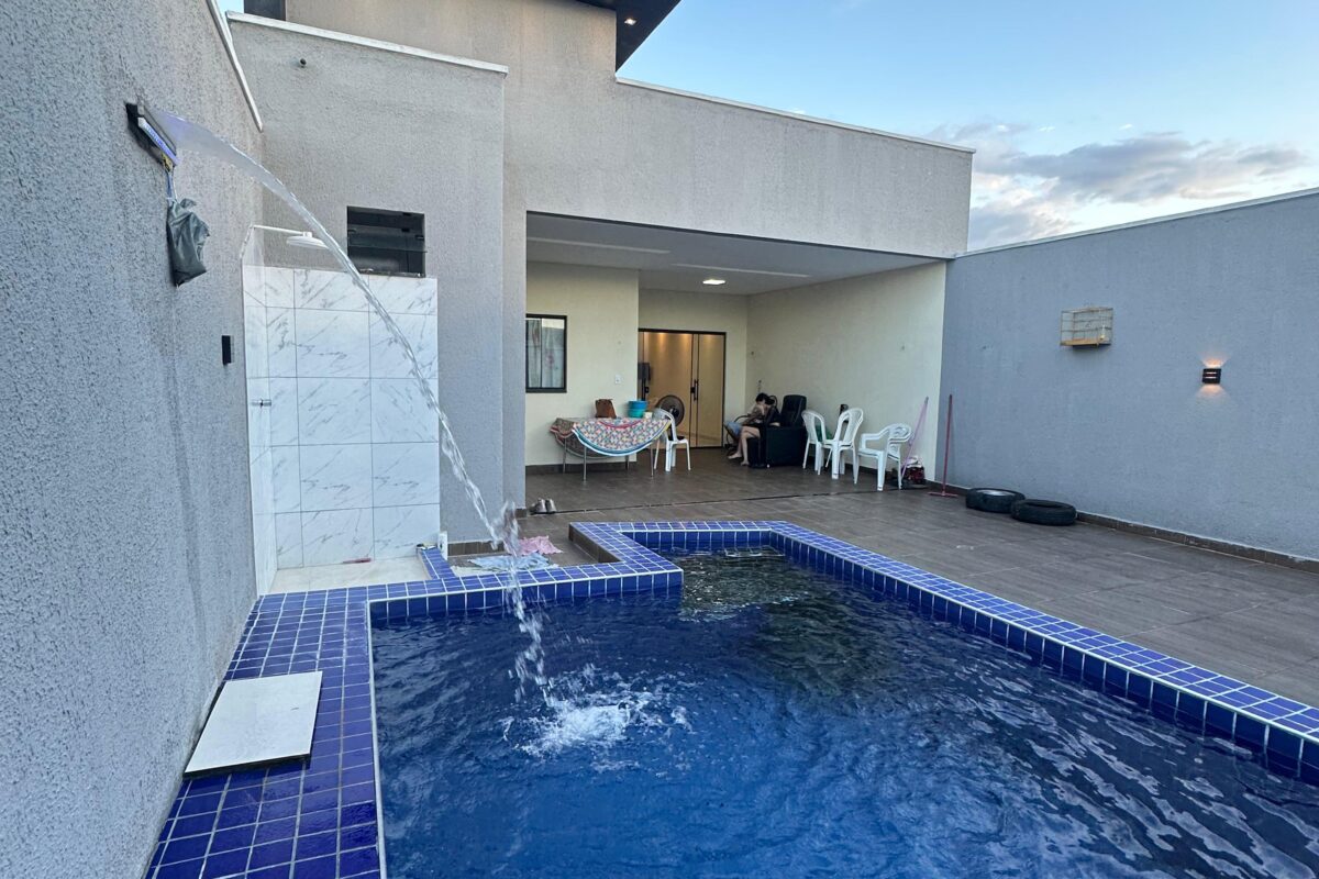 Casa com Piscina Lagoa Seca