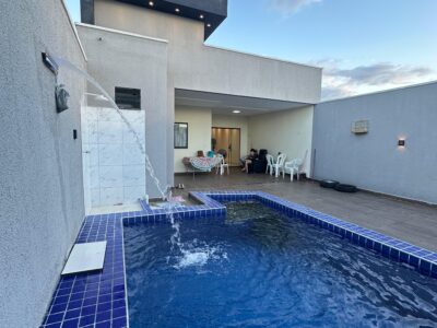 Casa com Piscina Lagoa Seca